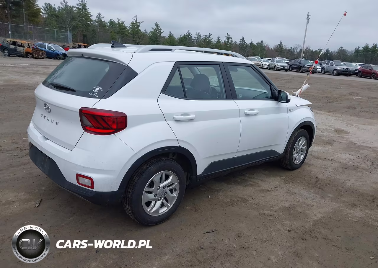 2020 Hyundai Venue Sel VIN:KMHRC8A32LU038585 - 4