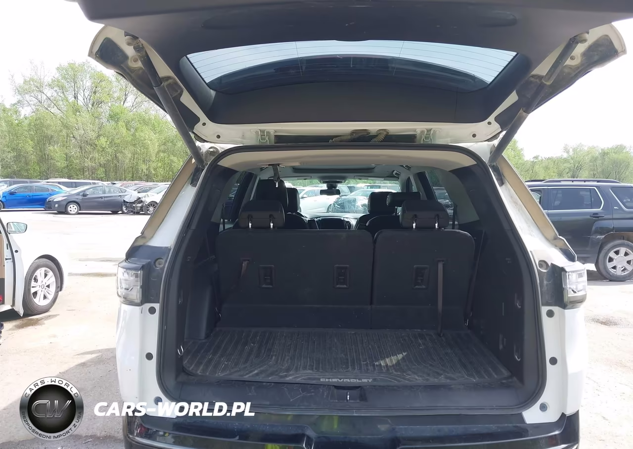 2018 Chevrolet Traverse Premier VIN:1GNERKKW4JJ210676 - 18