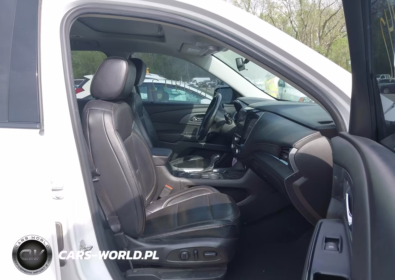 2018 Chevrolet Traverse Premier VIN:1GNERKKW4JJ210676 - 5