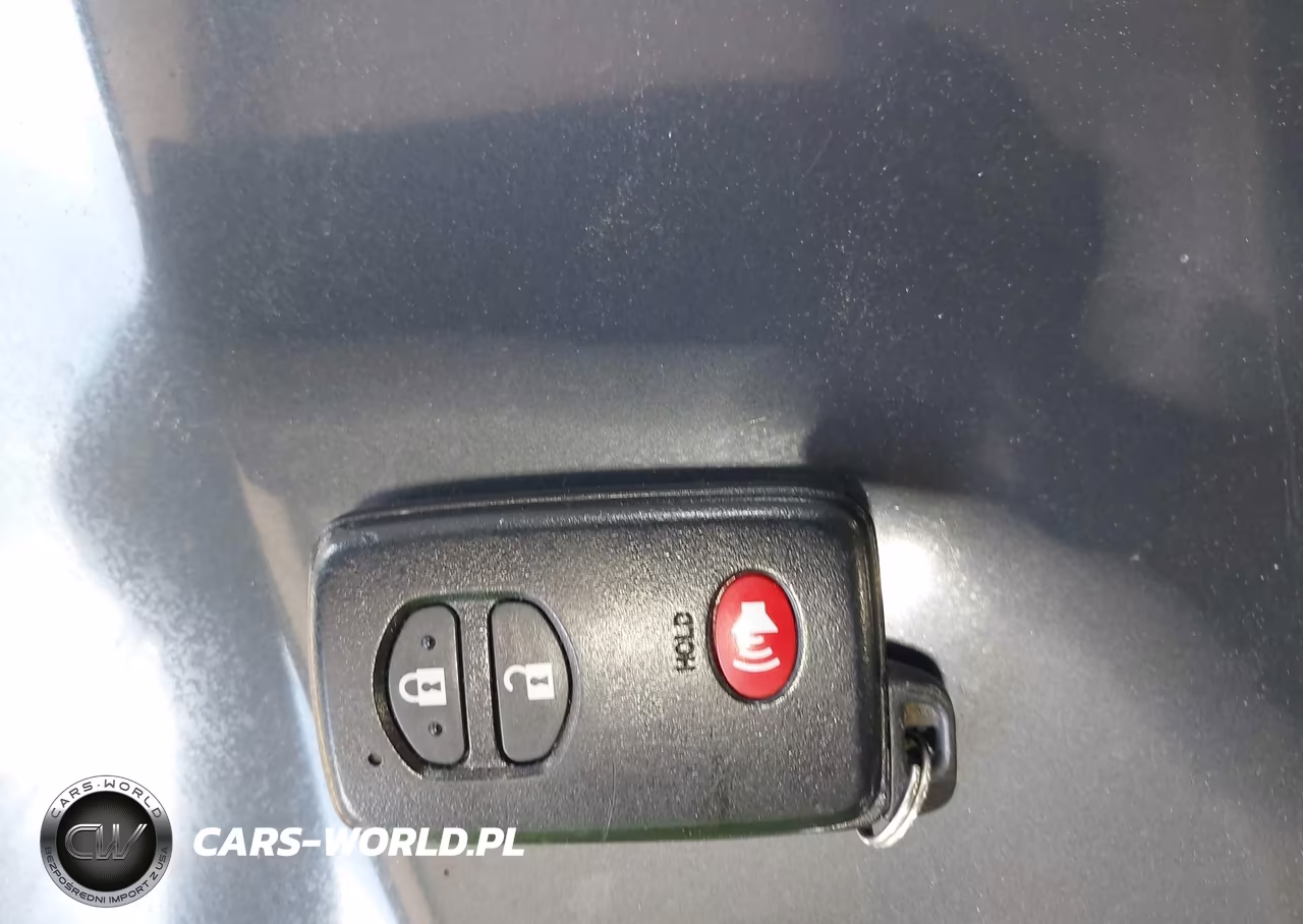 2013 Toyota Prius Two VIN:JTDKN3DU9D1644332 - 11