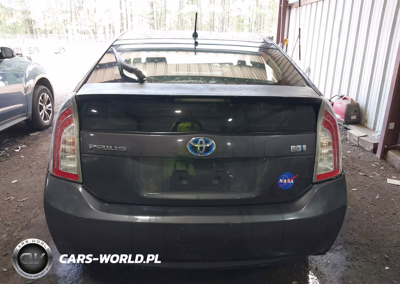 2013 Toyota Prius Two VIN:JTDKN3DU9D1644332 - 16