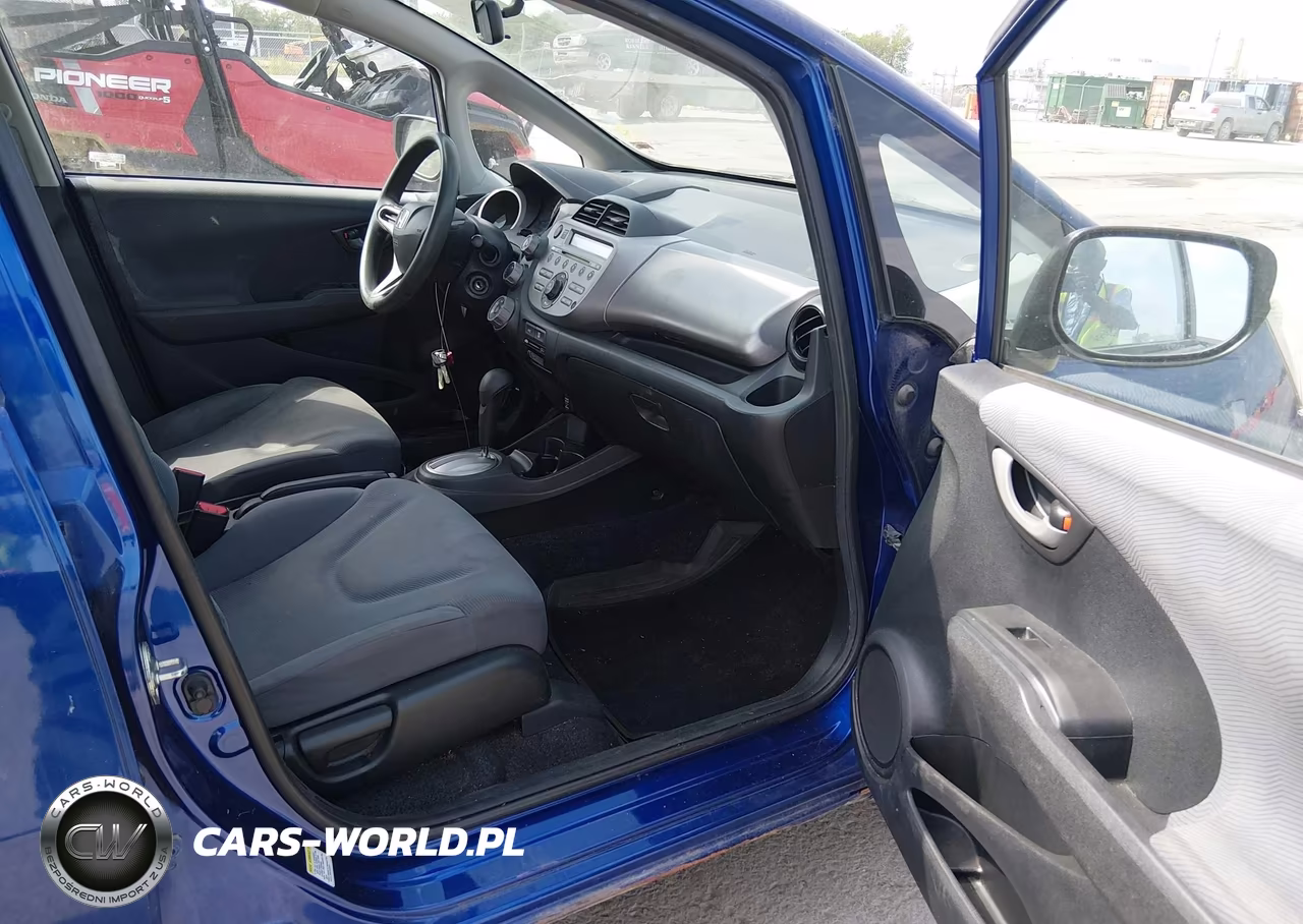 2010 Honda Fit VIN:JHMGE8H28AC000119 - 5