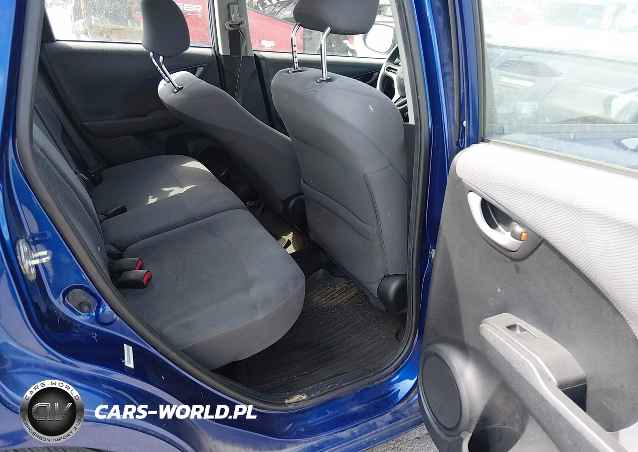 2010 Honda Fit VIN:JHMGE8H28AC000119 - 8