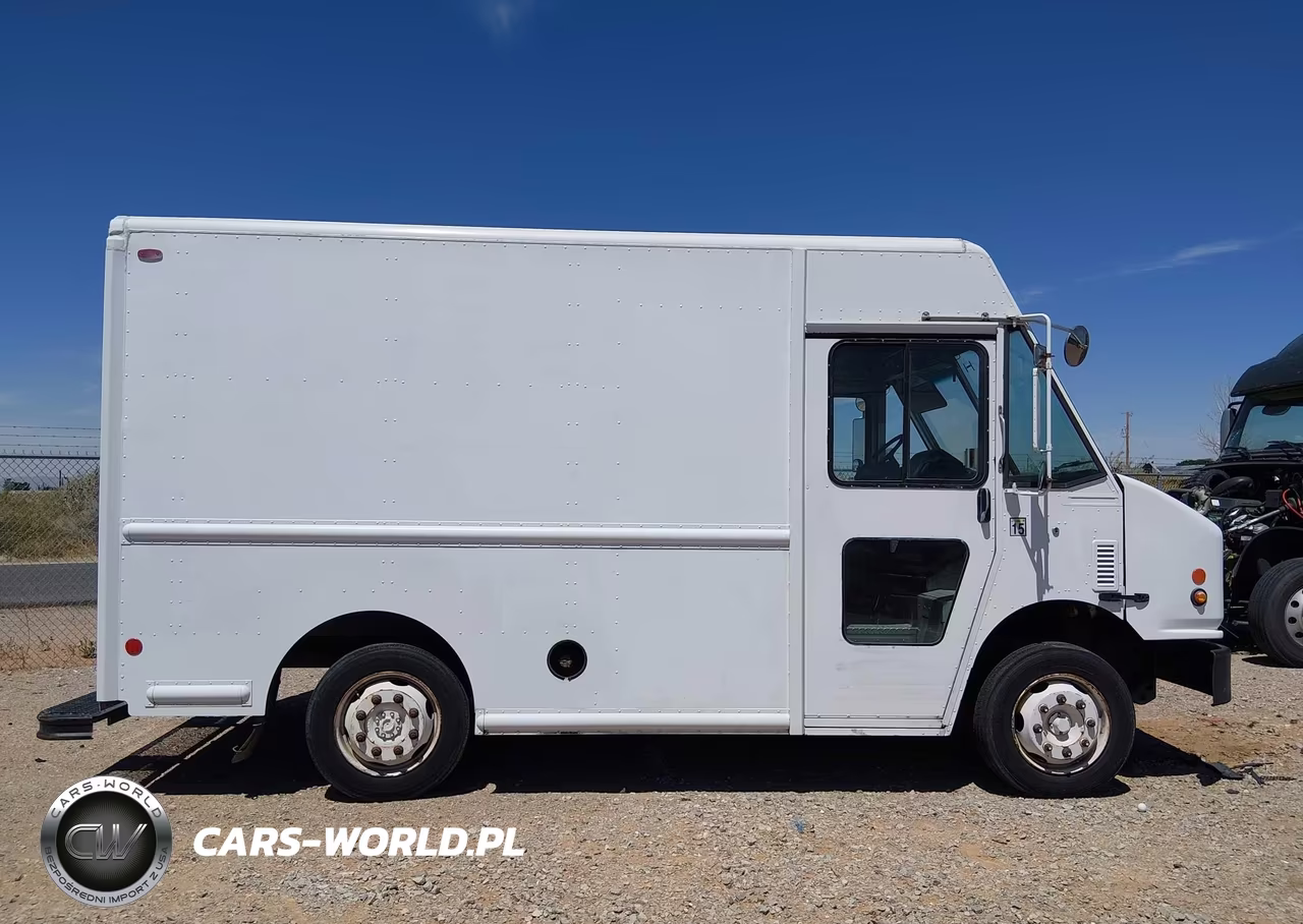 2005 Freightliner Chassis M Line Walk-In Van VIN:4UZAANCP35CU90796 - 13