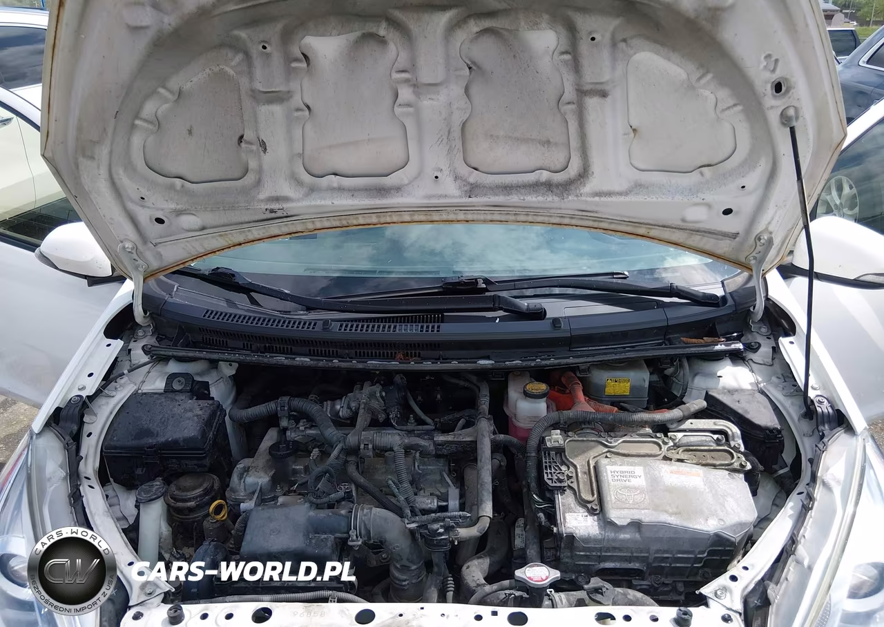 2015 Toyota Prius C One VIN:JTDKDTB38F1581806 - 10