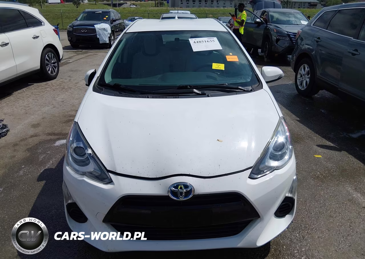 2015 Toyota Prius C One VIN:JTDKDTB38F1581806 - 12