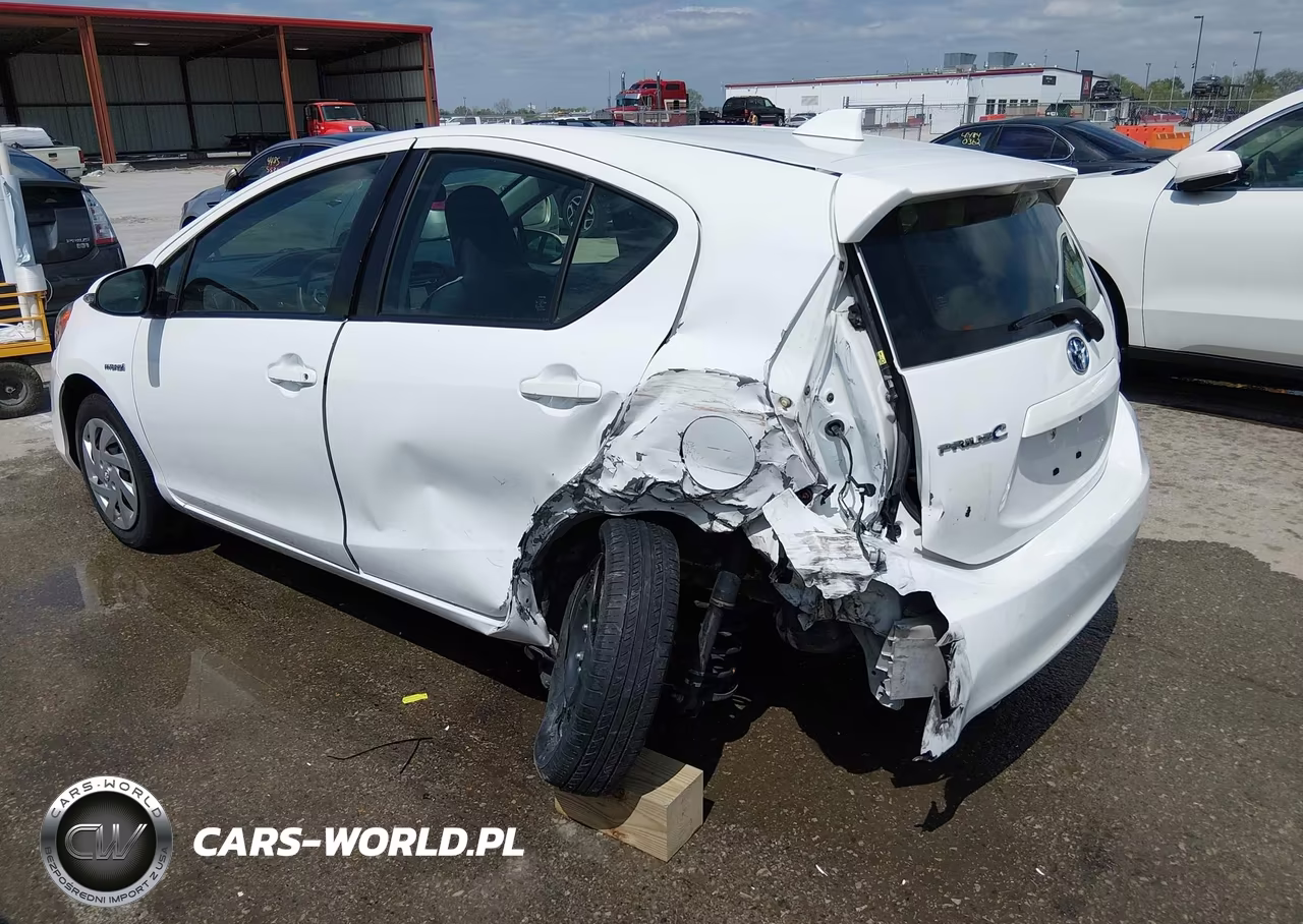 2015 Toyota Prius C One VIN:JTDKDTB38F1581806 - 3