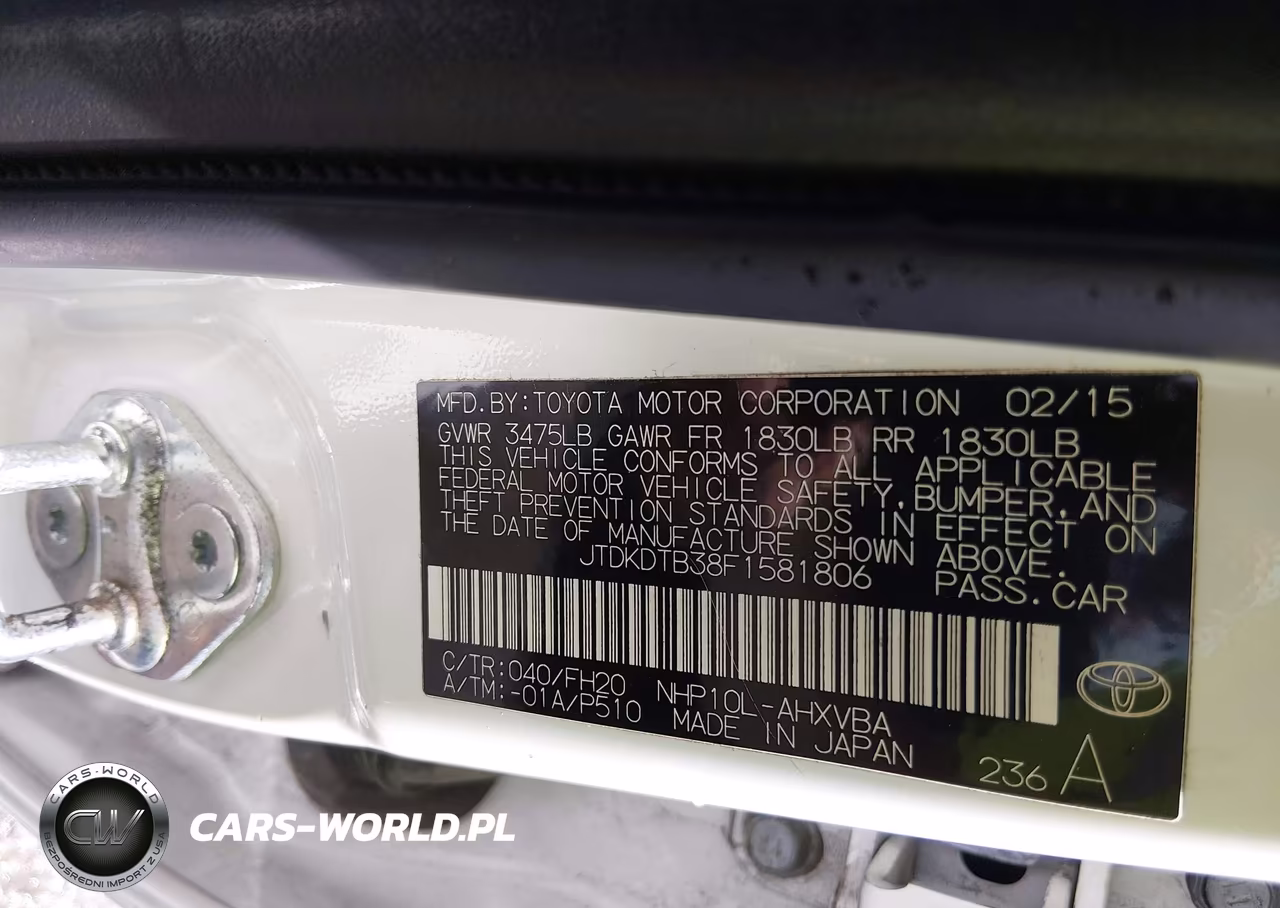 2015 Toyota Prius C One VIN:JTDKDTB38F1581806 - 9