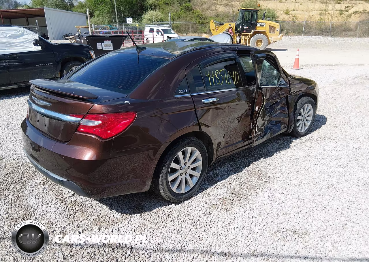 2013 Chrysler 200 Limited VIN:1C3CCBCG8DN614980 - 4