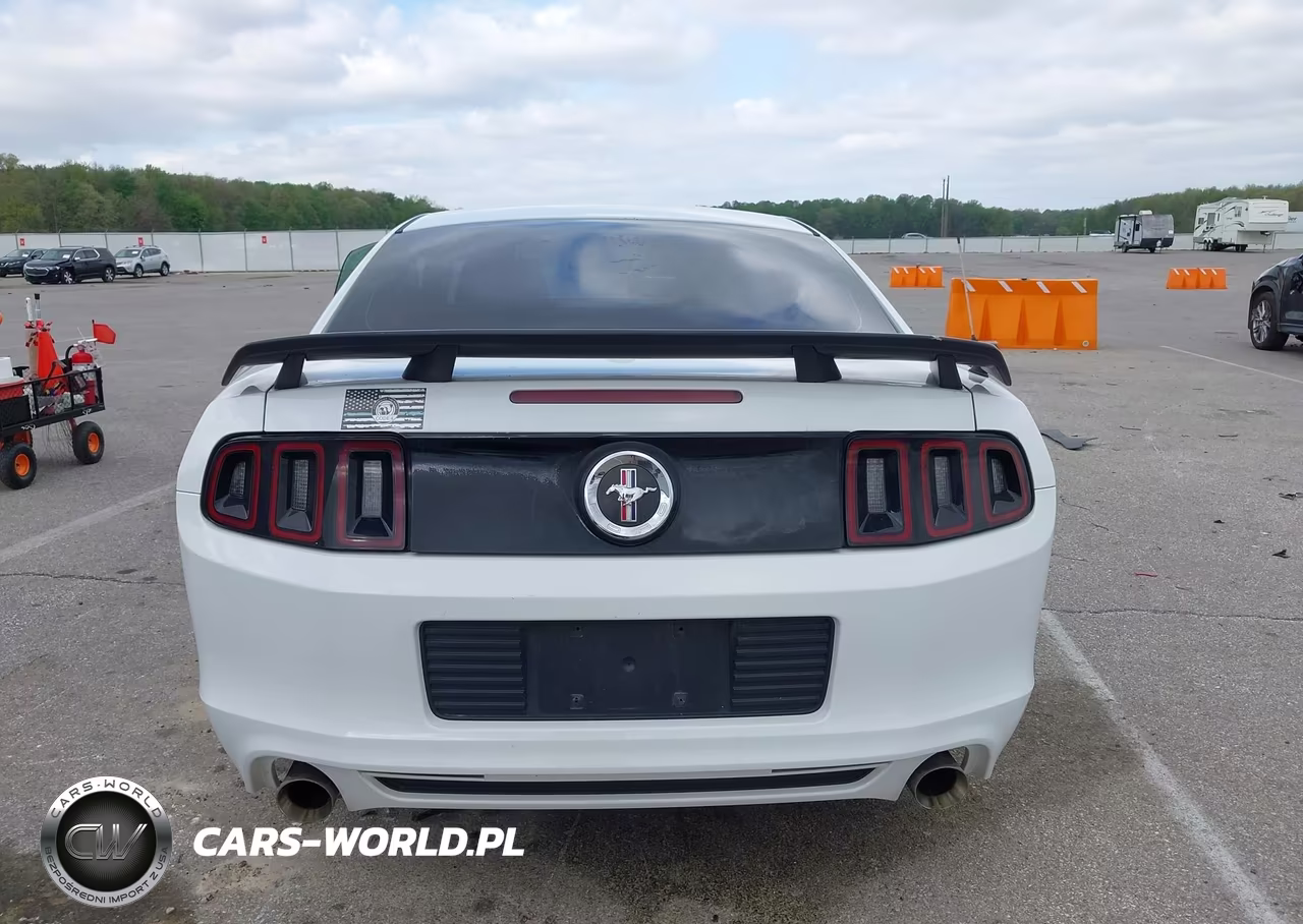 2014 Ford Mustang V6 Premium VIN:1ZVBP8AMXE5279369 - 16