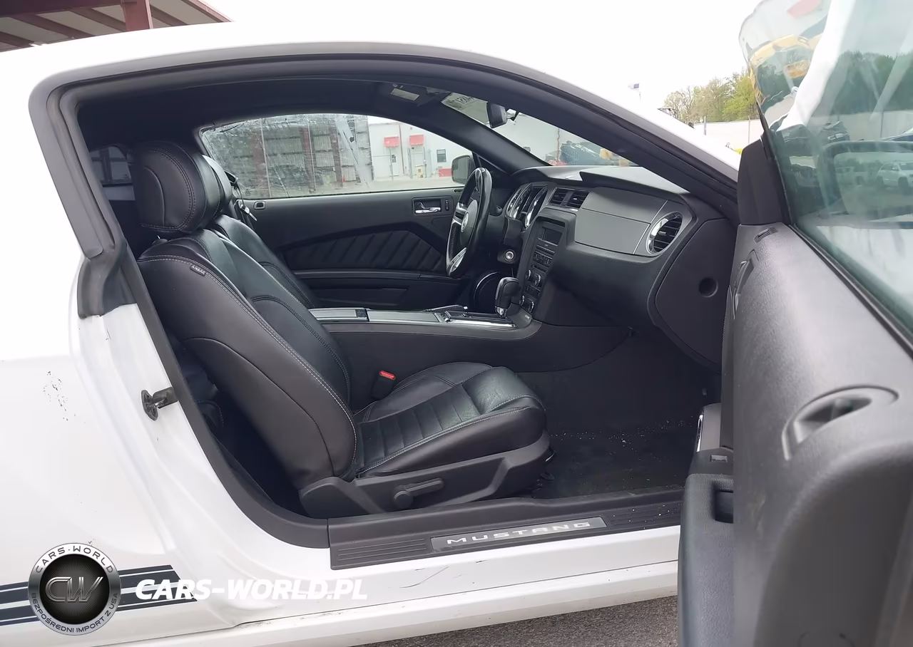 2014 Ford Mustang V6 Premium VIN:1ZVBP8AMXE5279369 - 5
