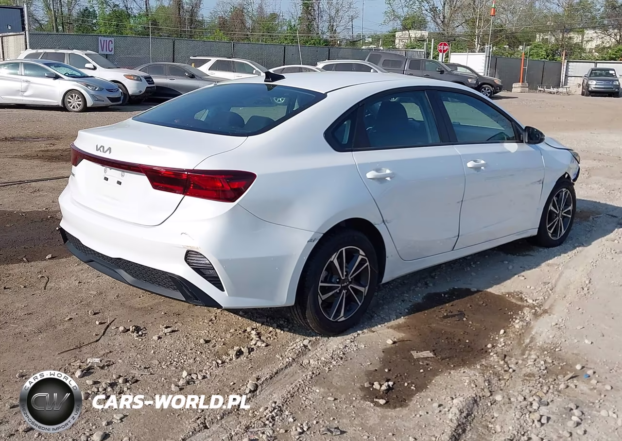 2024 Kia Forte Lxs VIN:3KPF24AD3RE841229 - 4