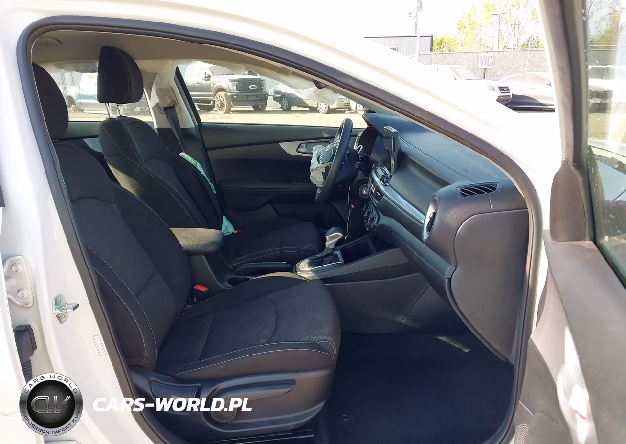 2024 Kia Forte Lxs VIN:3KPF24AD3RE841229 - 5