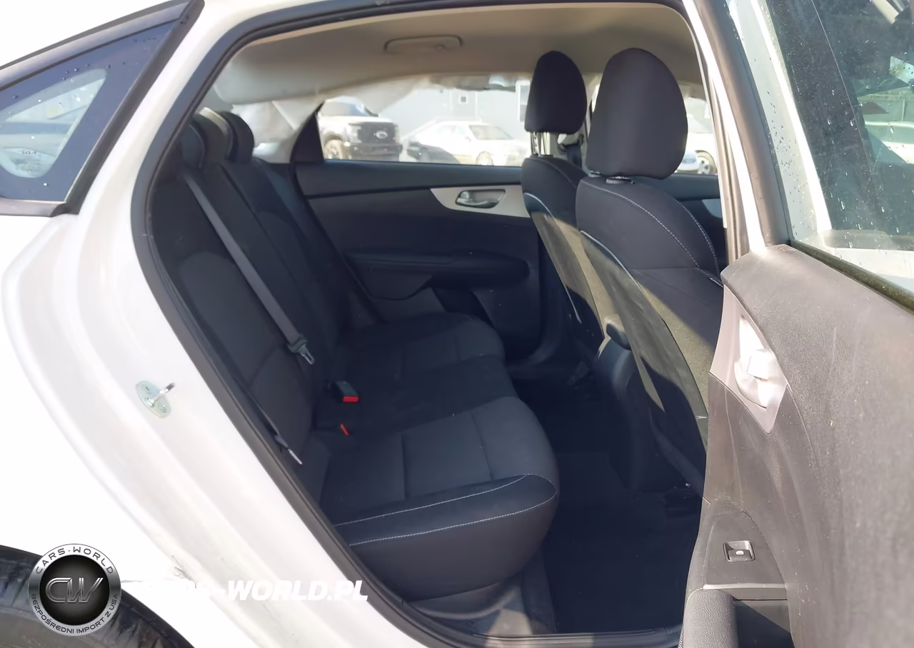 2024 Kia Forte Lxs VIN:3KPF24AD3RE841229 - 8