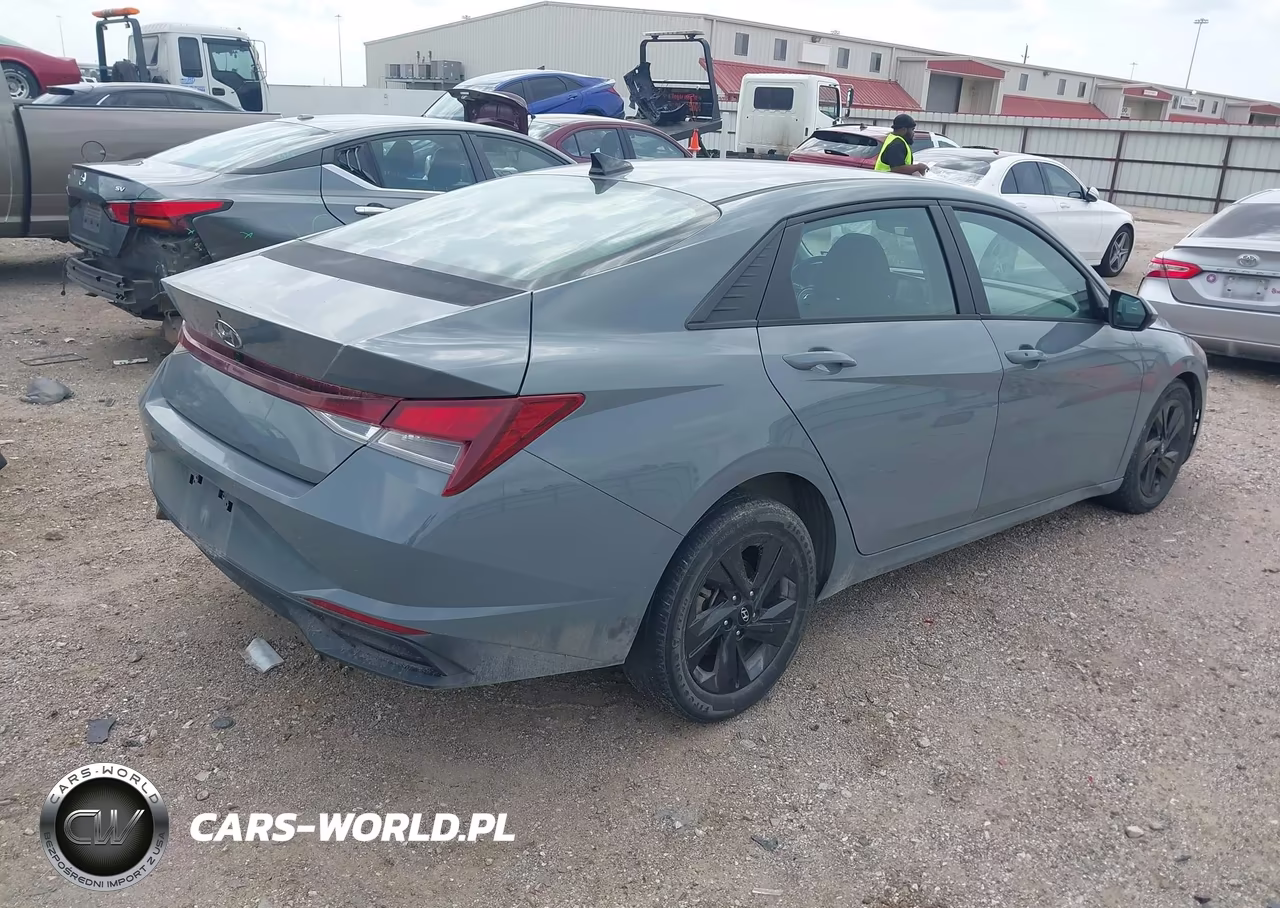 2021 Hyundai Elantra Sel VIN:KMHLM4AG2MU194867 - 4