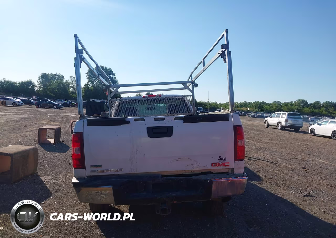 2008 Chevrolet Silverado 2500Hd Work Truck VIN:1GCHC24K18E216679 - 16