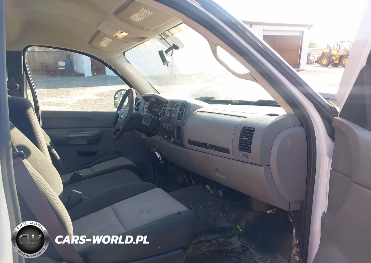 2008 Chevrolet Silverado 2500Hd Work Truck VIN:1GCHC24K18E216679 - 5