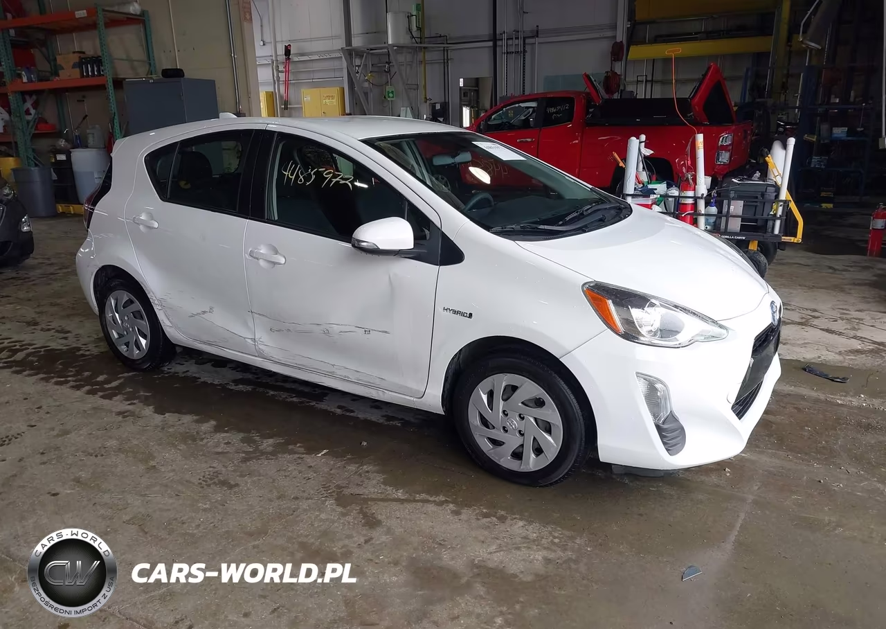 2016 Toyota Prius C Two