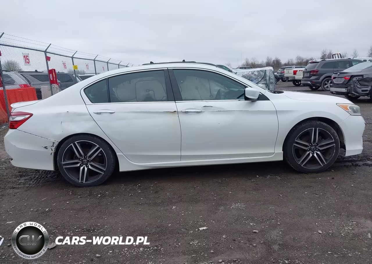 2017 Honda Accord Sport VIN:1HGCR2F58HA180708 - 13