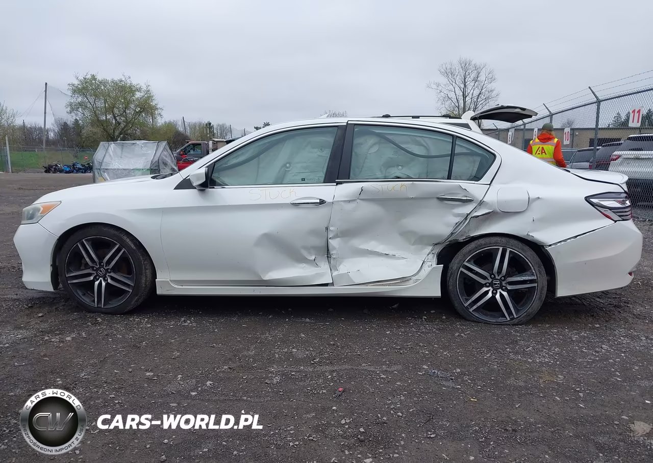 2017 Honda Accord Sport VIN:1HGCR2F58HA180708 - 14