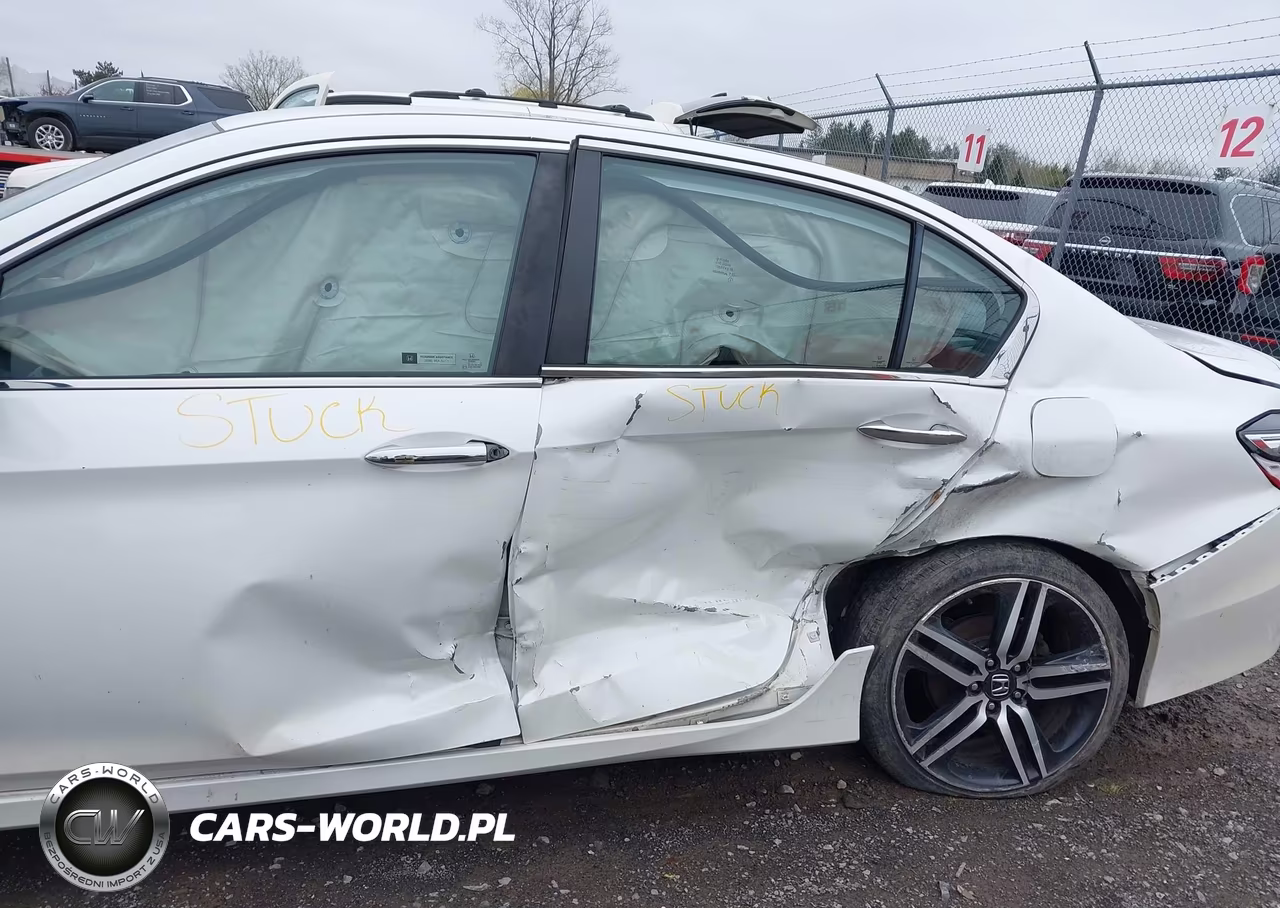 2017 Honda Accord Sport VIN:1HGCR2F58HA180708 - 6