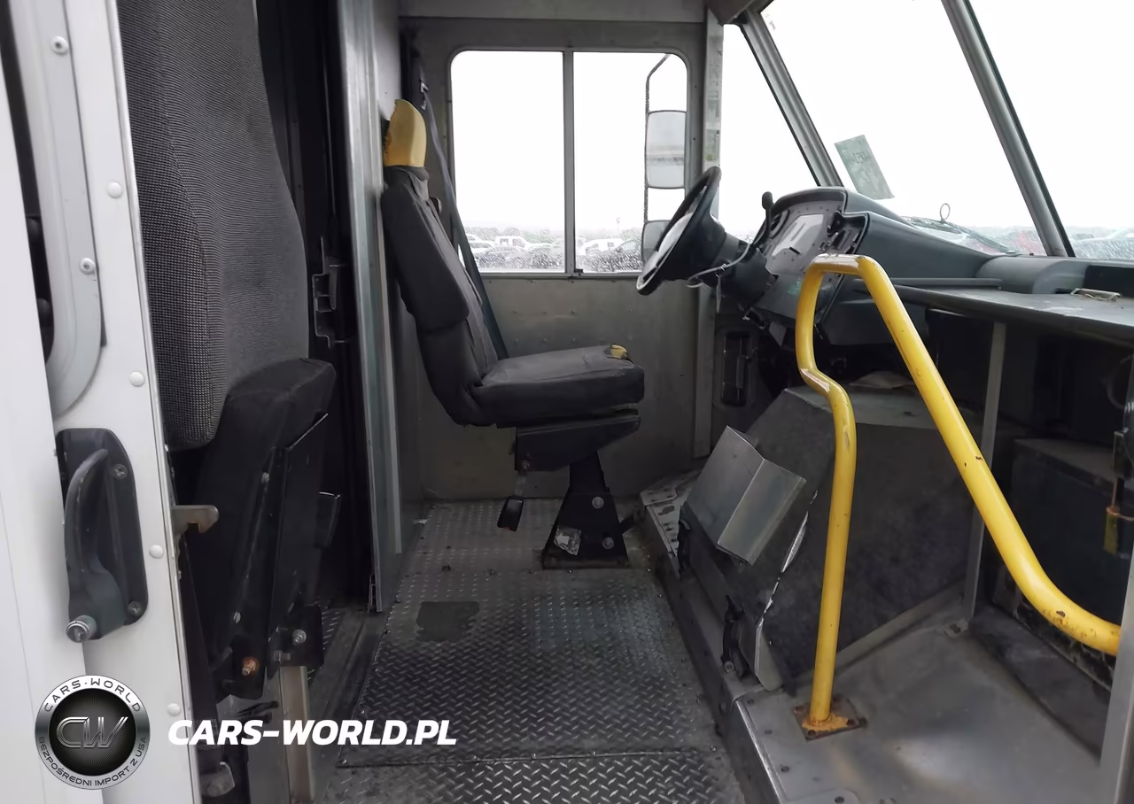 2011 Ford E-450 Stripped VIN:1FC4E4KS3BDA94573 - 6