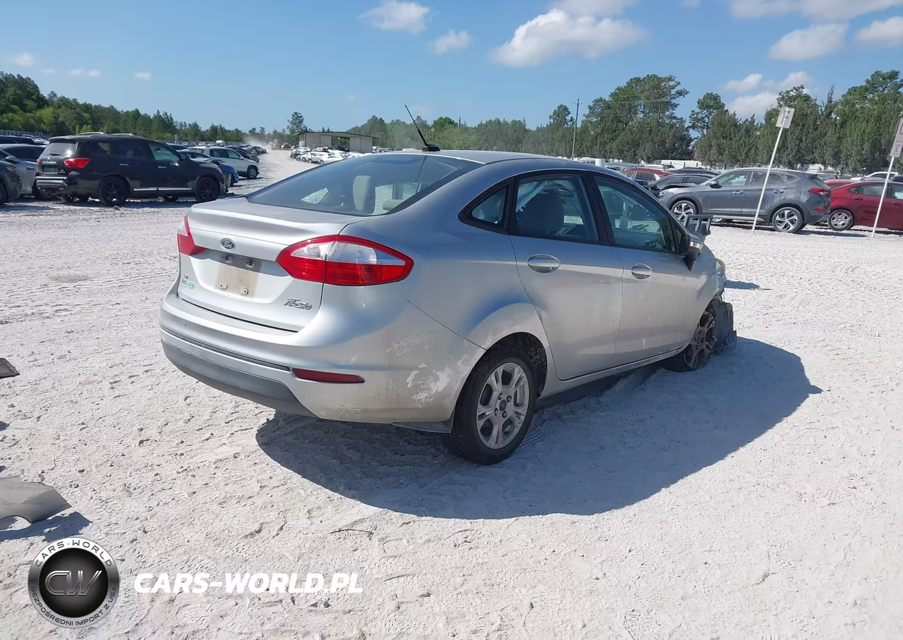2015 Ford Fiesta Se VIN:3FADP4BJ7FM150547 - 4
