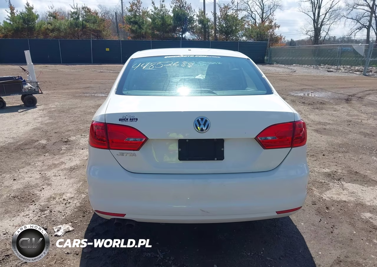 2013 Volkswagen Jetta 2.0L S VIN:3VW2K7AJ7DM204684 - 17