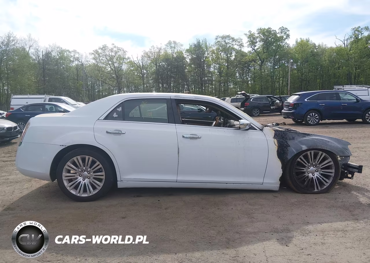 2014 Chrysler 300C VIN:2C3CCAEG8EH125304 - 12