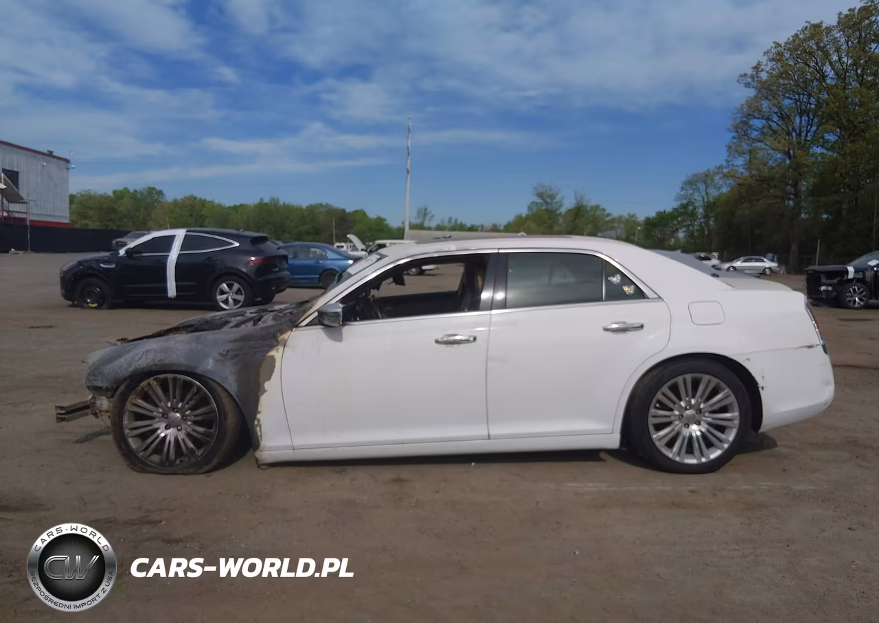 2014 Chrysler 300C VIN:2C3CCAEG8EH125304 - 13