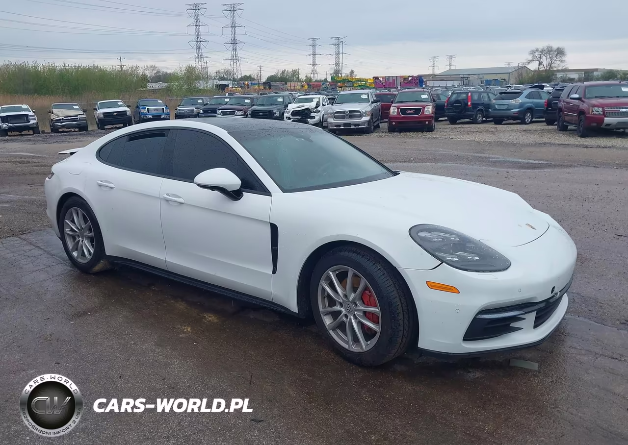 2018 Porsche Panamera 4