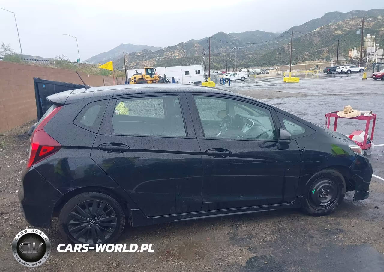 2018 Honda Fit Sport VIN:3HGGK5G68JM709064 - 13