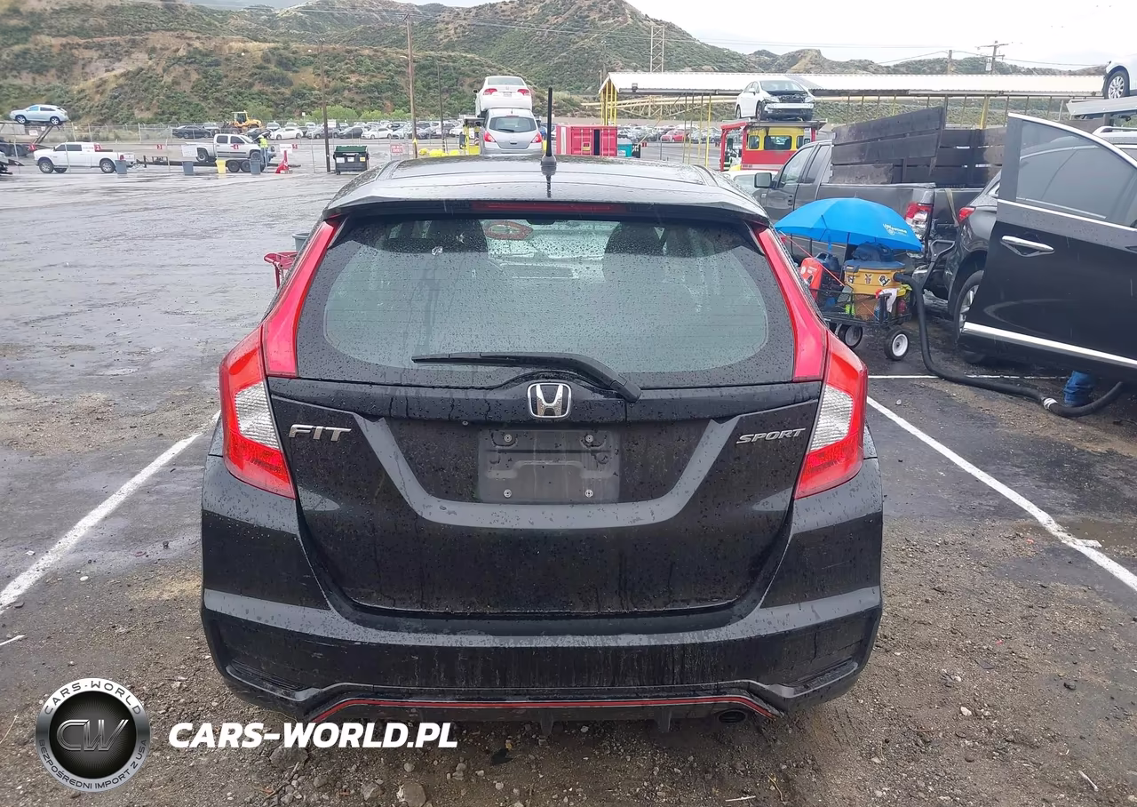 2018 Honda Fit Sport VIN:3HGGK5G68JM709064 - 16