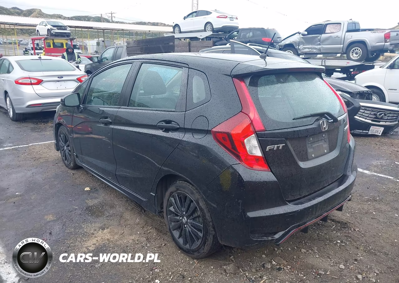2018 Honda Fit Sport VIN:3HGGK5G68JM709064 - 3