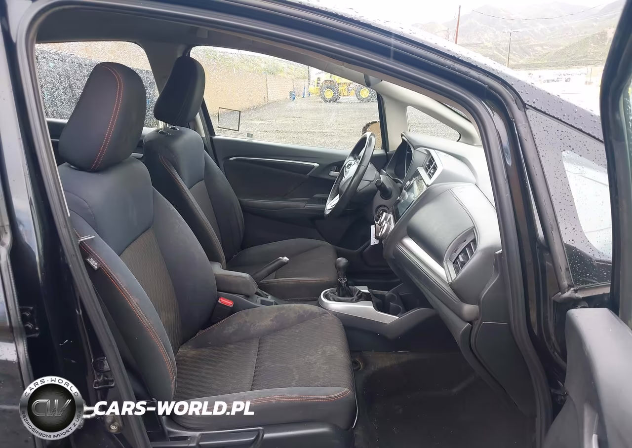 2018 Honda Fit Sport VIN:3HGGK5G68JM709064 - 5