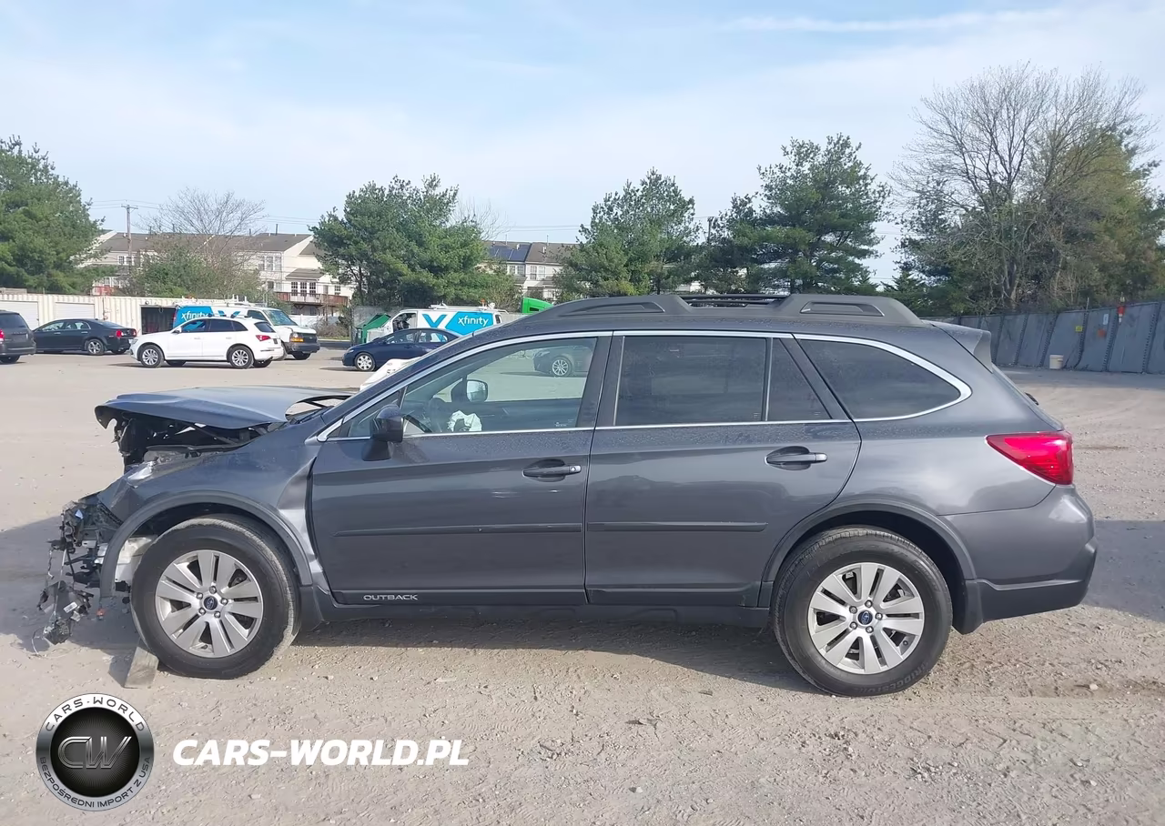 2018 Subaru Outback 2.5I Premium VIN:4S4BSADC1J3336636 - 15