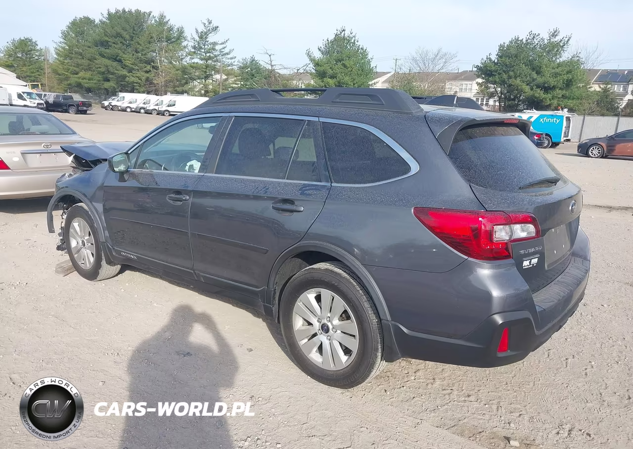 2018 Subaru Outback 2.5I Premium VIN:4S4BSADC1J3336636 - 3