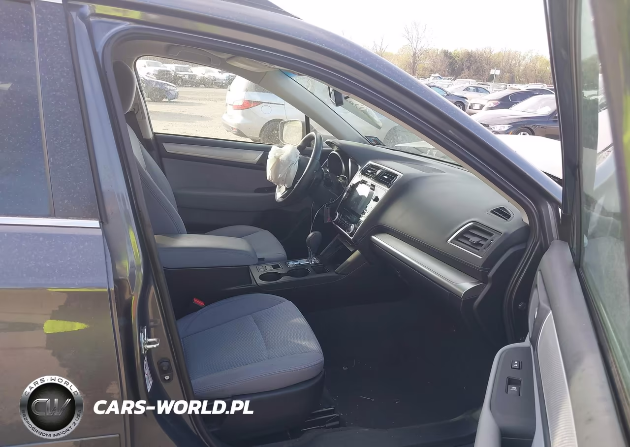 2018 Subaru Outback 2.5I Premium VIN:4S4BSADC1J3336636 - 5