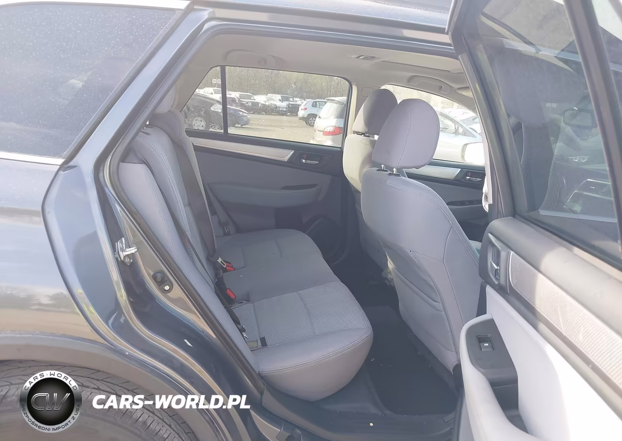 2018 Subaru Outback 2.5I Premium VIN:4S4BSADC1J3336636 - 8