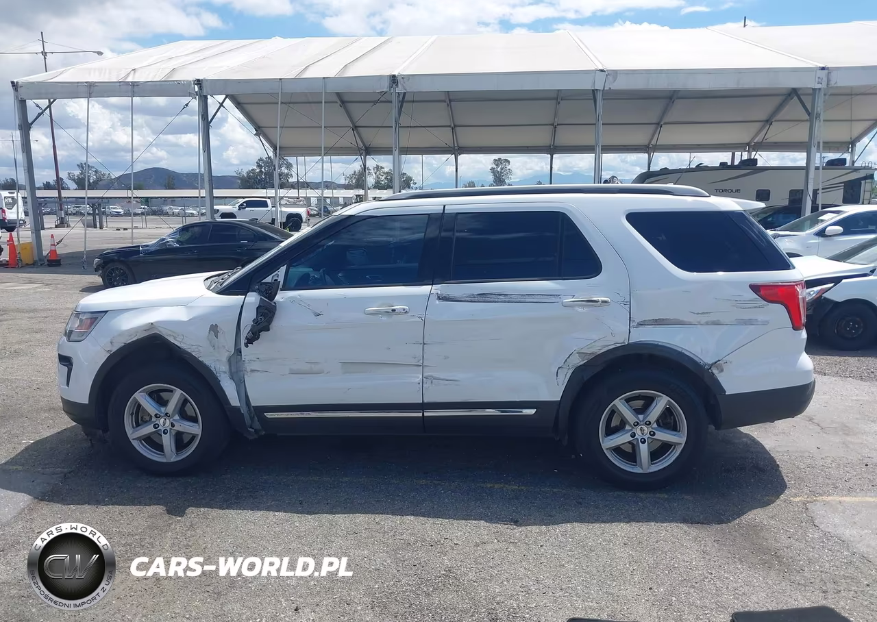 2018 Ford Explorer Xlt VIN:1FM5K7D8XJGA19653 - 14