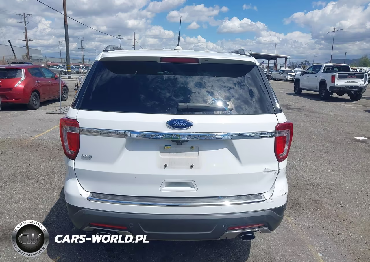 2018 Ford Explorer Xlt VIN:1FM5K7D8XJGA19653 - 16