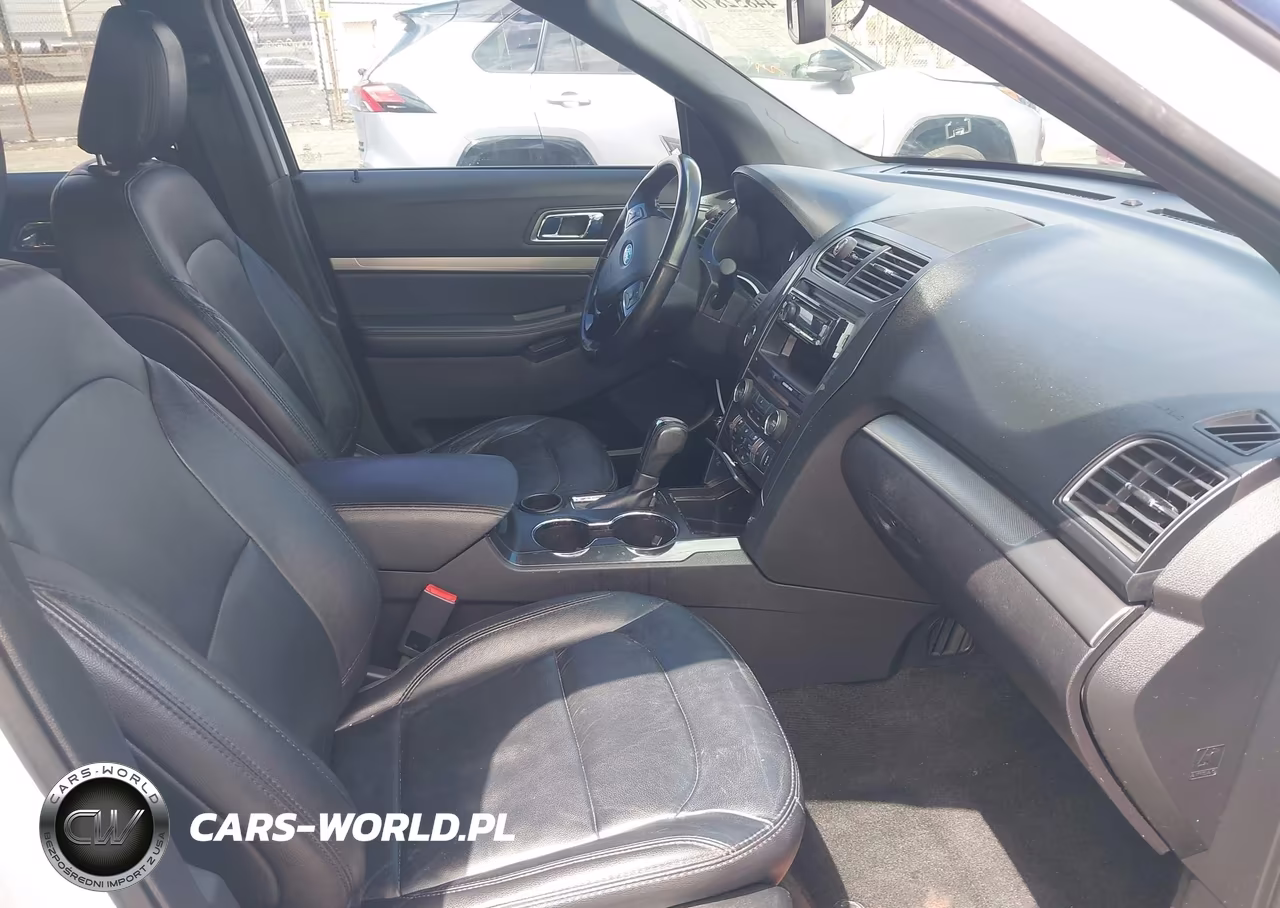 2018 Ford Explorer Xlt VIN:1FM5K7D8XJGA19653 - 5