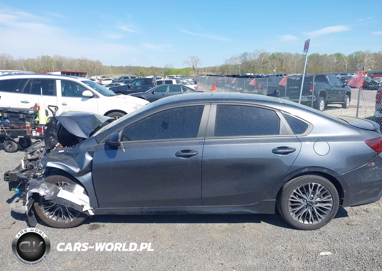 2024 Kia Forte Gt-Line VIN:3KPF54AD0RE831474 - 15
