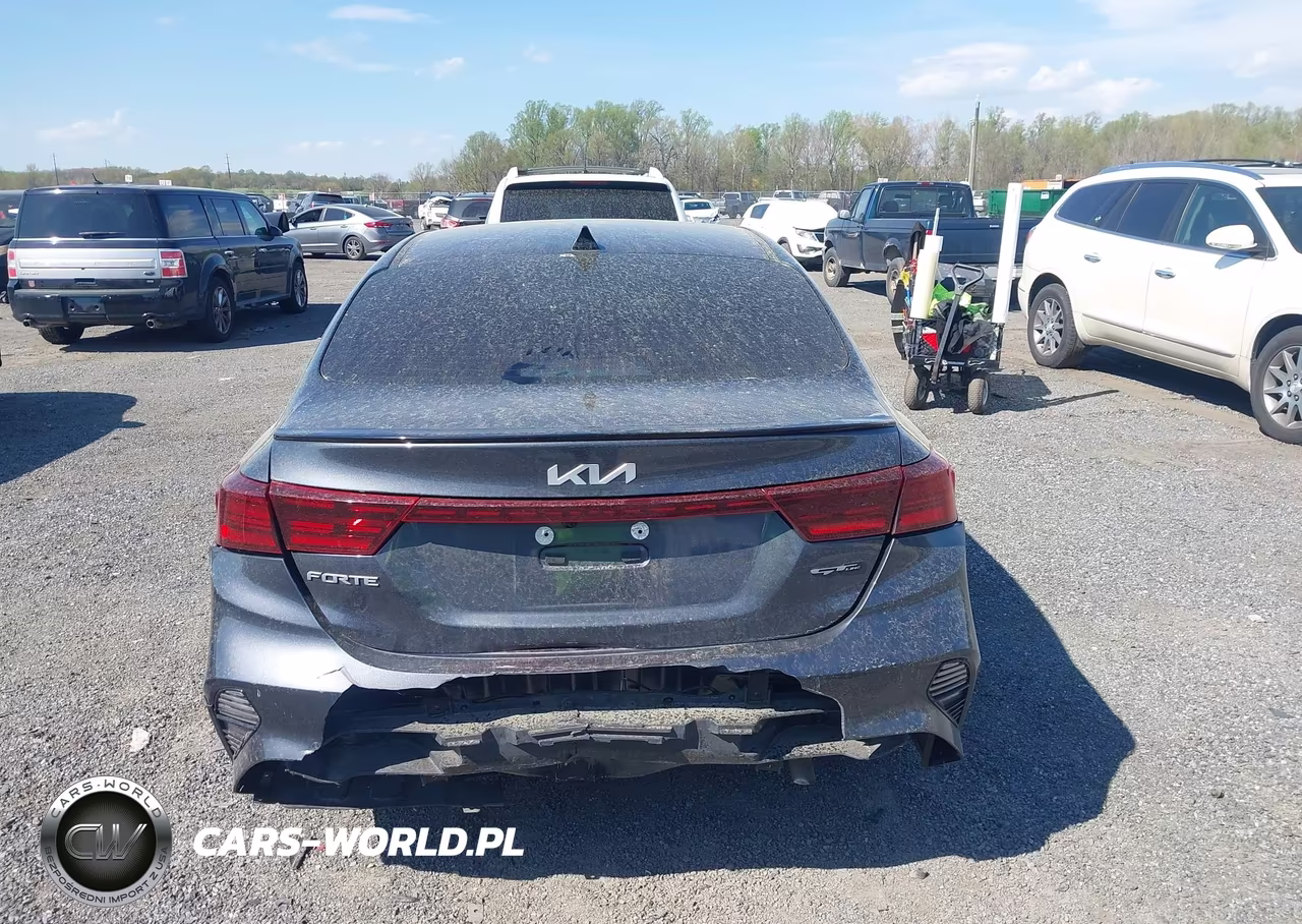 2024 Kia Forte Gt-Line VIN:3KPF54AD0RE831474 - 17