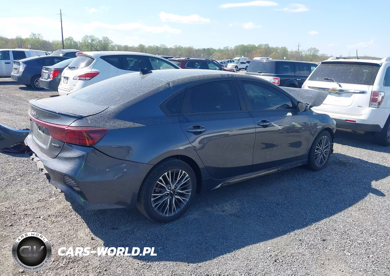 2024 Kia Forte Gt-Line VIN:3KPF54AD0RE831474 - 4