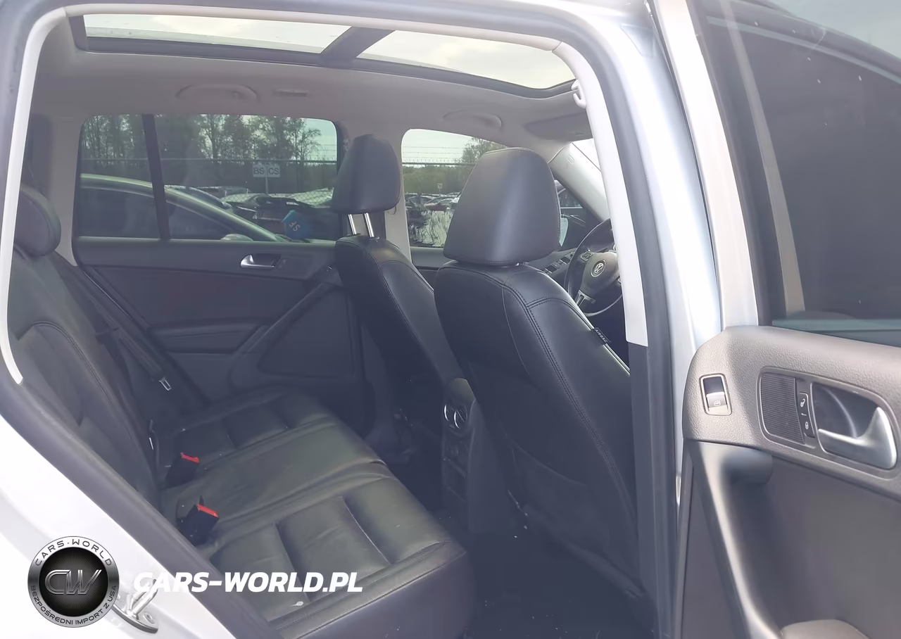 2017 Volkswagen Tiguan 2.0T Sport VIN:WVGUV7AX5HW506693 - 8
