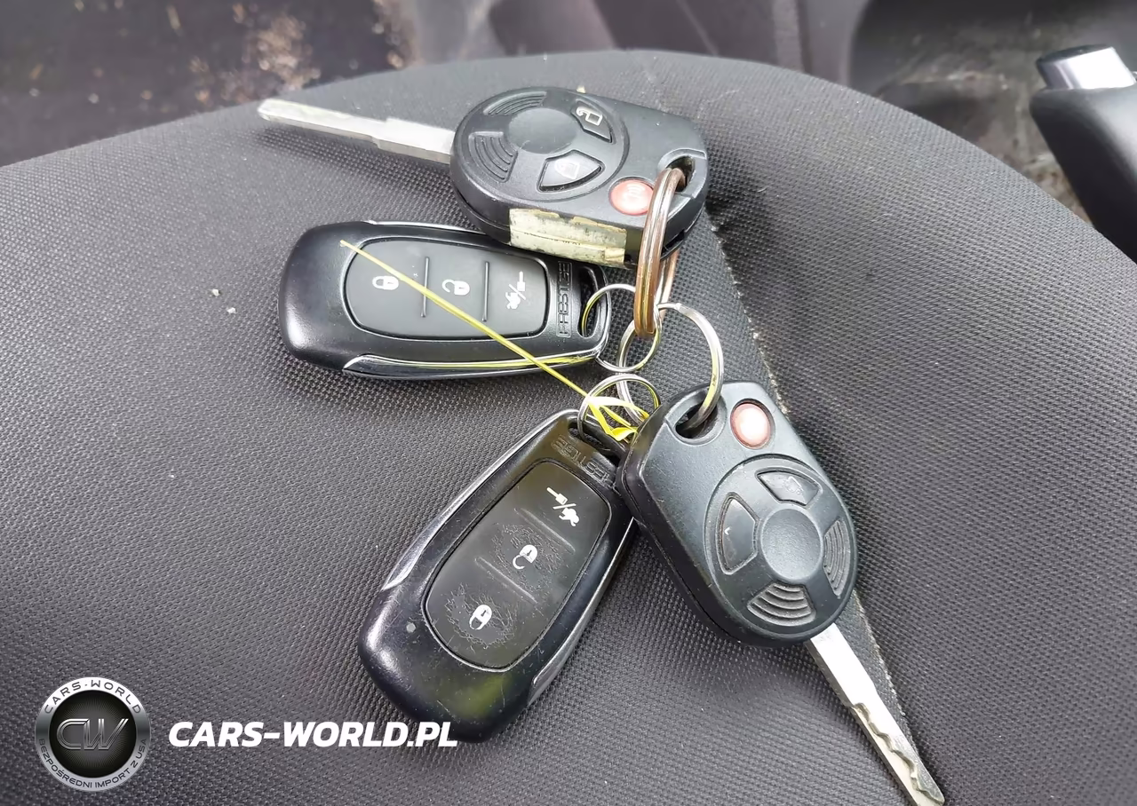 2013 Ford Escape S VIN:1FMCU0F77DUB52082 - 11
