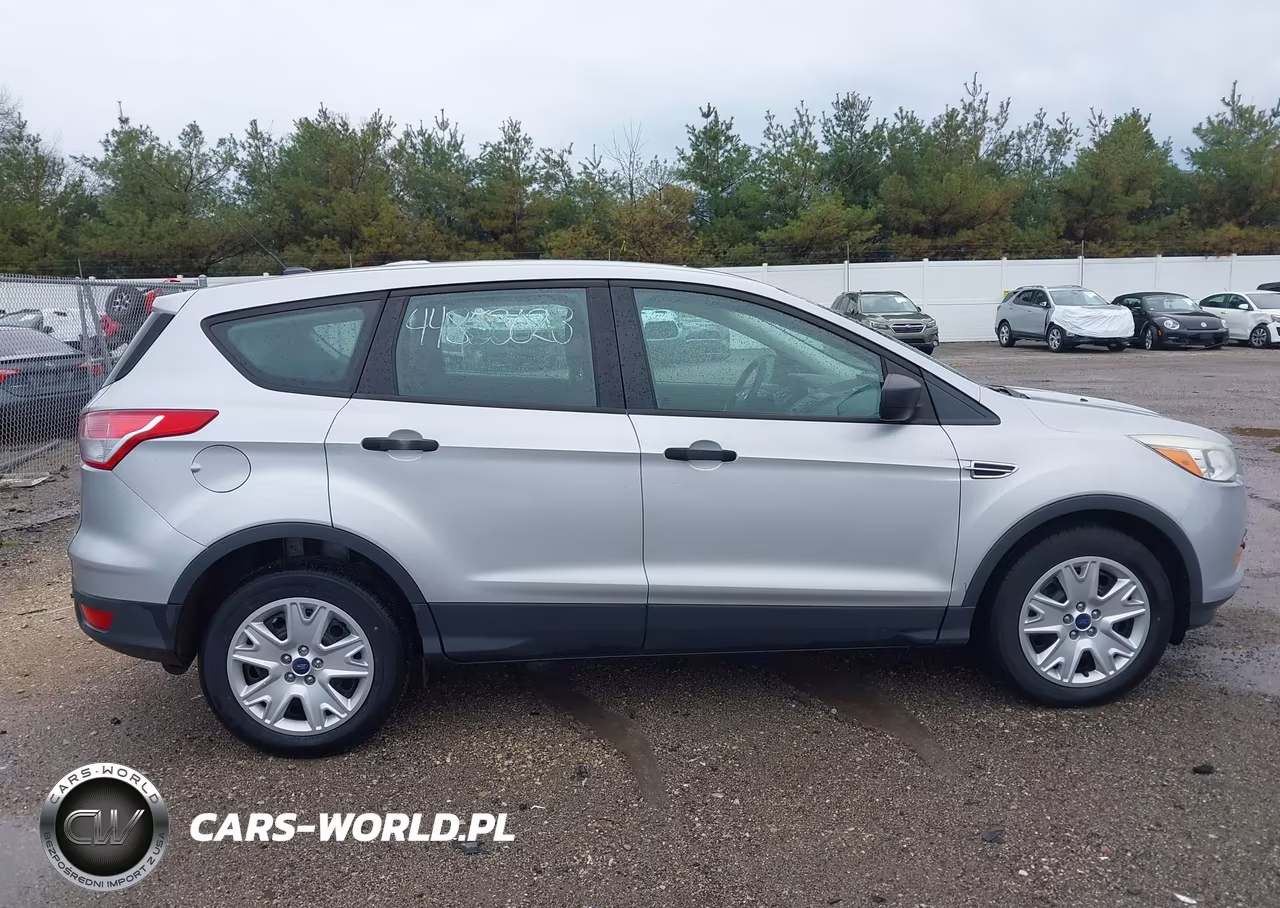 2013 Ford Escape S VIN:1FMCU0F77DUB52082 - 13