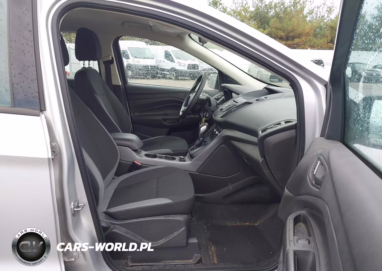 2013 Ford Escape S VIN:1FMCU0F77DUB52082 - 5