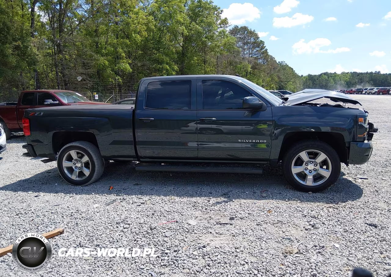 2018 Chevrolet Silverado 1500 2Lt VIN:1GCUKREC4JF248916 - 13